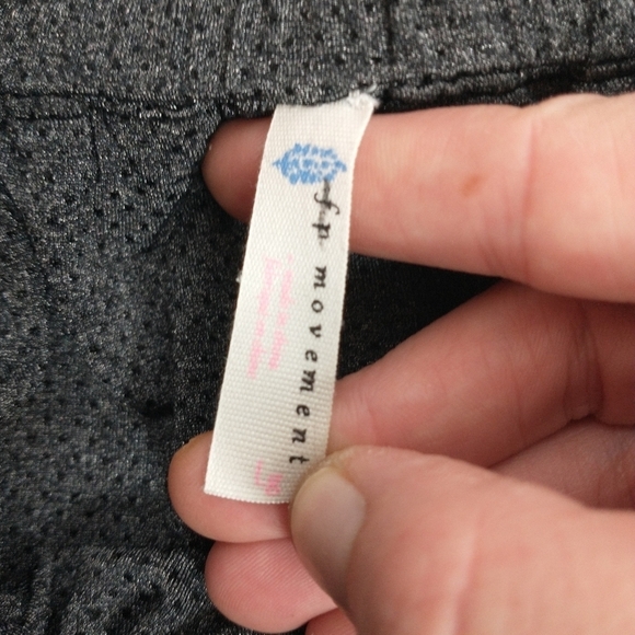 ☀️Free People Movement Diamondback Reflective Shorts, size L - Picture 3 of 9